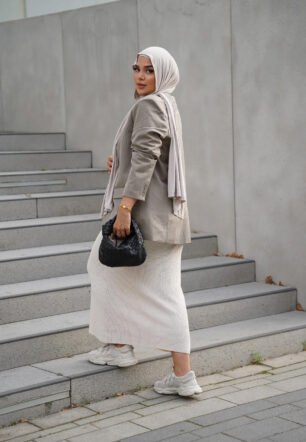 Stylish Conservative Look